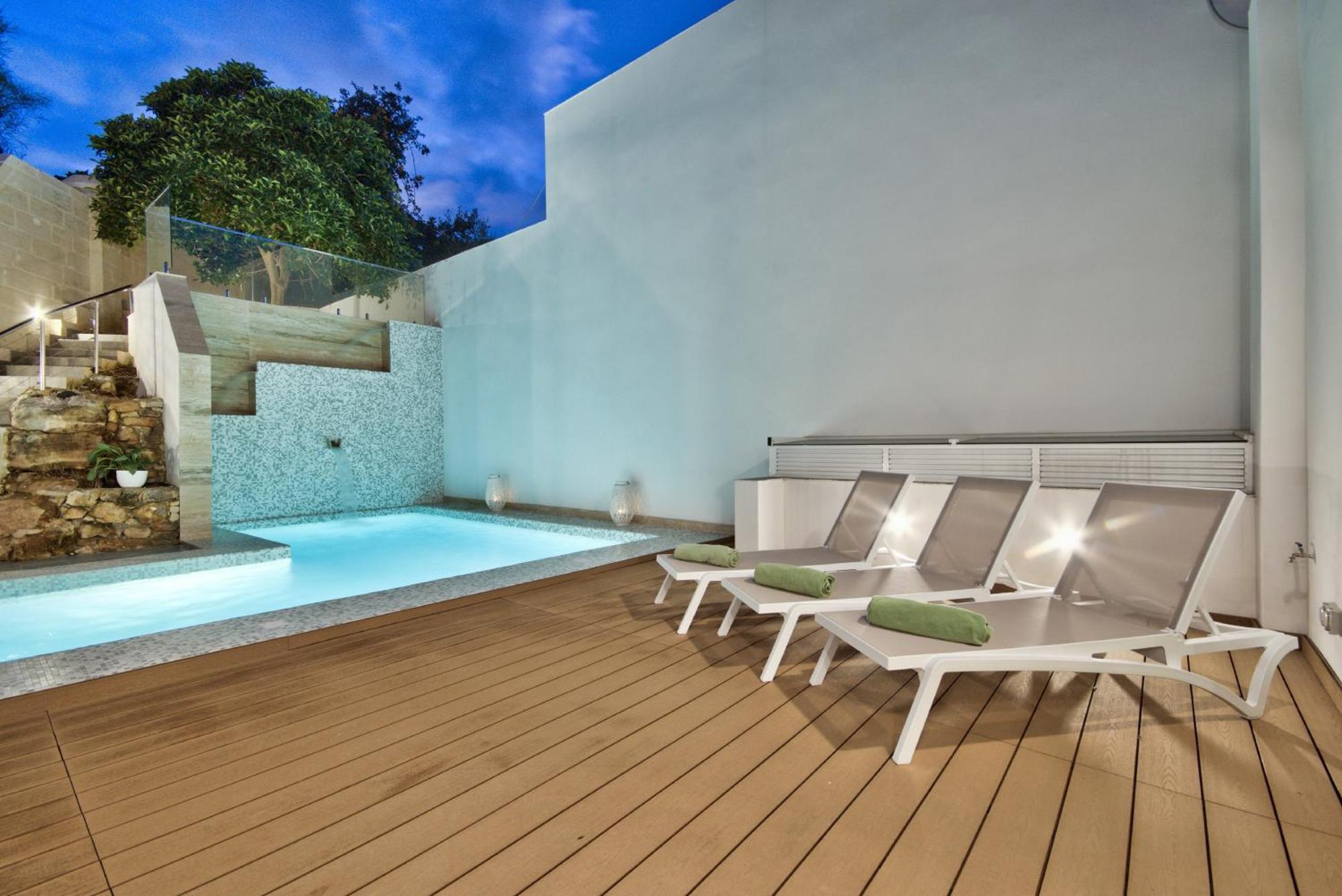 Maltese Luxury Villas - Sunset Infinity Pools, Indoor Heated Pools And More! เมลลิฮา ภายนอก รูปภาพ