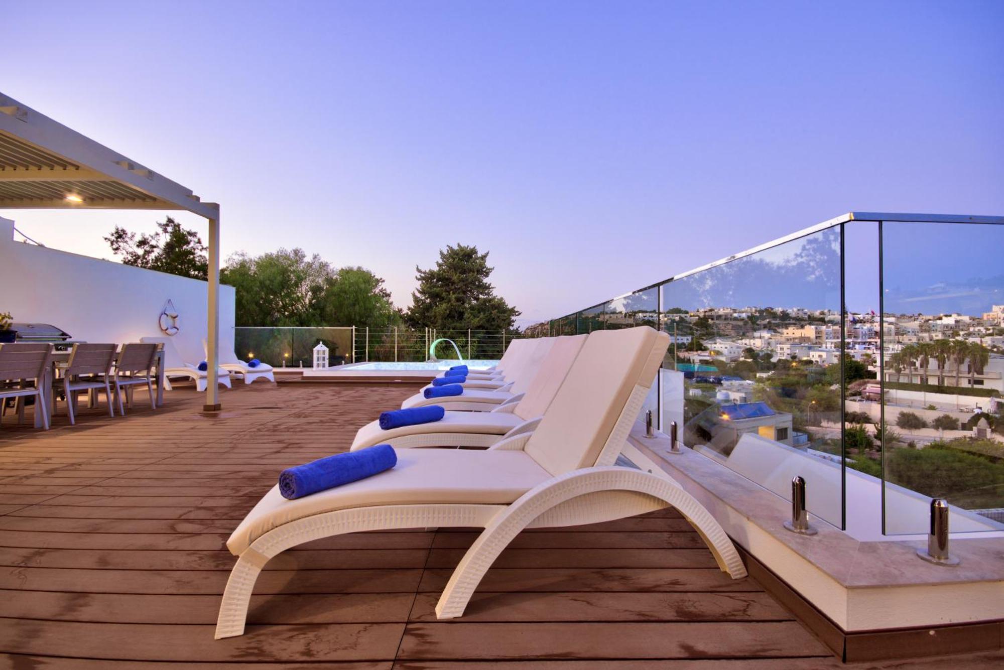 Maltese Luxury Villas - Sunset Infinity Pools, Indoor Heated Pools And More! เมลลิฮา ภายนอก รูปภาพ